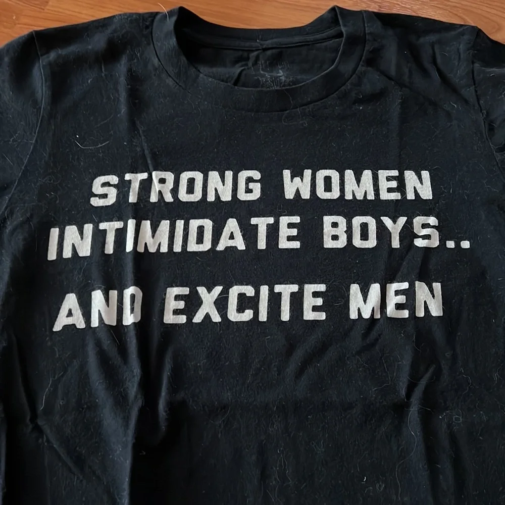 Strong Women T-Shirt - Picture 2 of 3